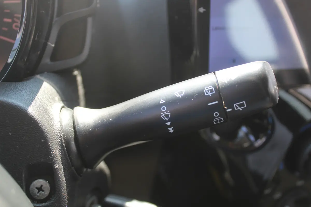 1.0 VVT-i x-fun Android auto l Apple carplay/ Android auto l  Navigatie l Achteruitrijcamera l Parkeersensor voor