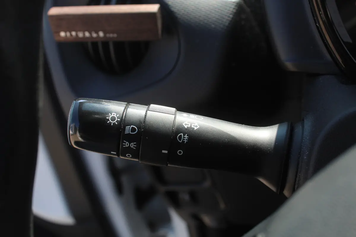 1.0 VVT-i x-fun Android auto l Apple carplay/ Android auto l  Navigatie l Achteruitrijcamera l Parkeersensor voor
