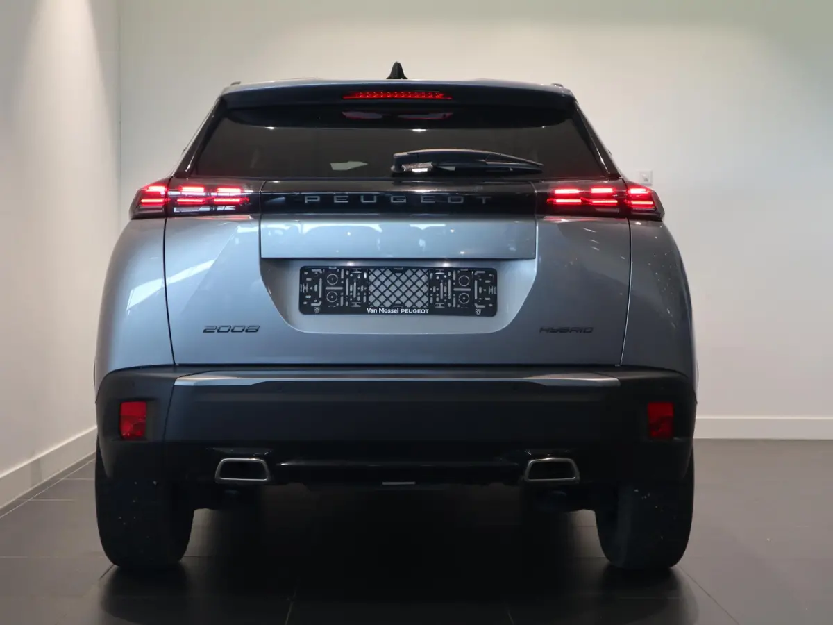 145 Allure | Automaat | Navigatie | Draadloos laden | Parkeerhulp | Cruise Control | Apple Carplay/Android Auto