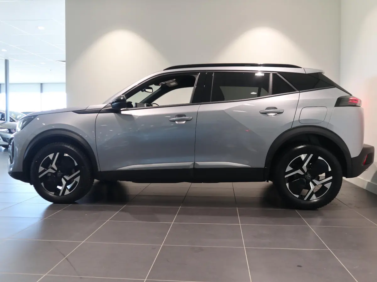 145 Allure | Automaat | Navigatie | Draadloos laden | Parkeerhulp | Cruise Control | Apple Carplay/Android Auto