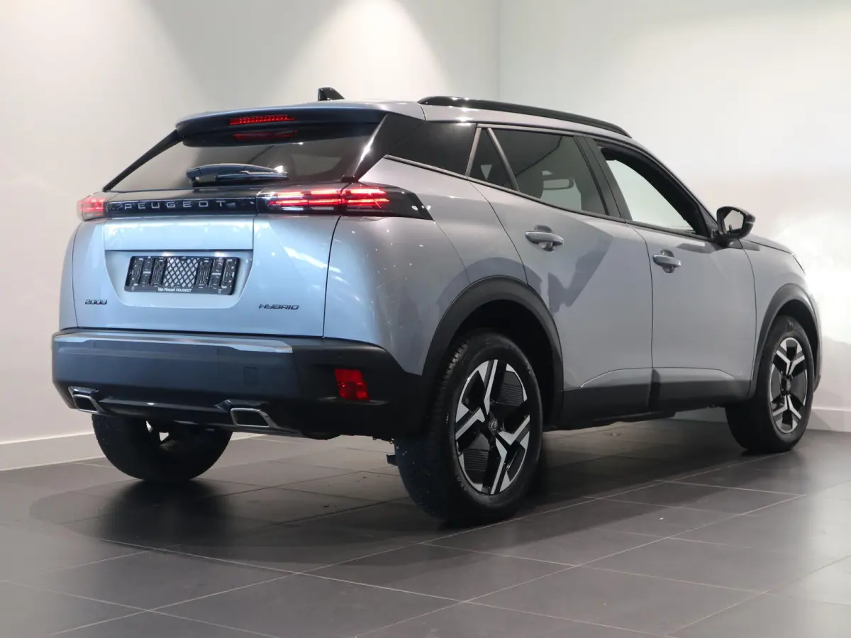 145 Allure | Automaat | Navigatie | Draadloos laden | Parkeerhulp | Cruise Control | Apple Carplay/Android Auto