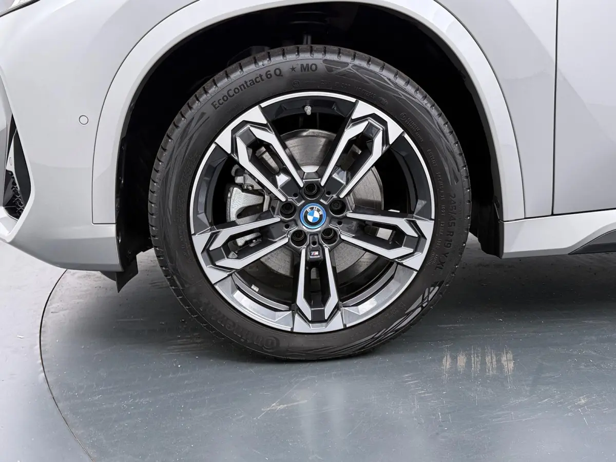 xDrive25e M Sport | Camera | 19" M Dubbelspaak | Stoelverwarming | Navigatiesysteem | Parkeersensoren voor en achter | SoH 100%