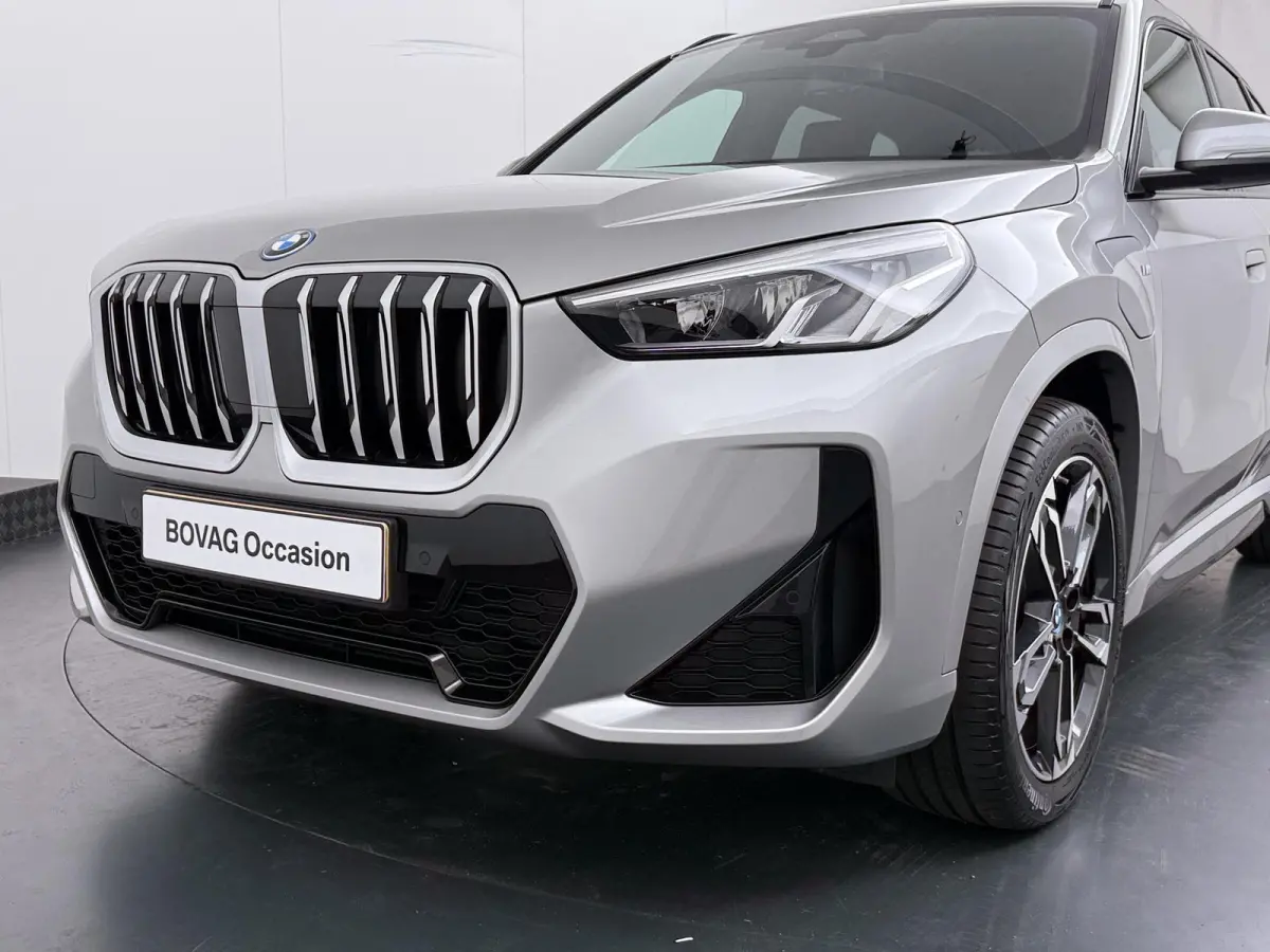 xDrive25e M Sport | Camera | 19" M Dubbelspaak | Stoelverwarming | Navigatiesysteem | Parkeersensoren voor en achter | SoH 100%