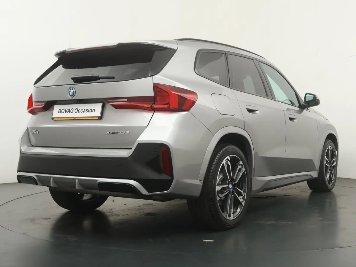 xDrive25e M Sport | Camera | 19" M Dubbelspaak | Stoelverwarming | Navigatiesysteem | Parkeersensoren voor en achter | SoH 100%