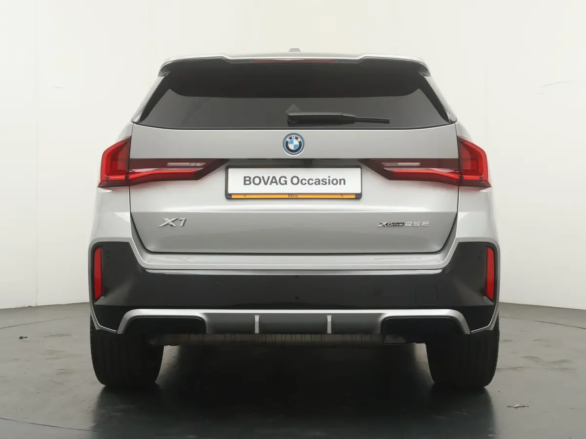 xDrive25e M Sport | Camera | 19" M Dubbelspaak | Stoelverwarming | Navigatiesysteem | Parkeersensoren voor en achter | SoH 100%