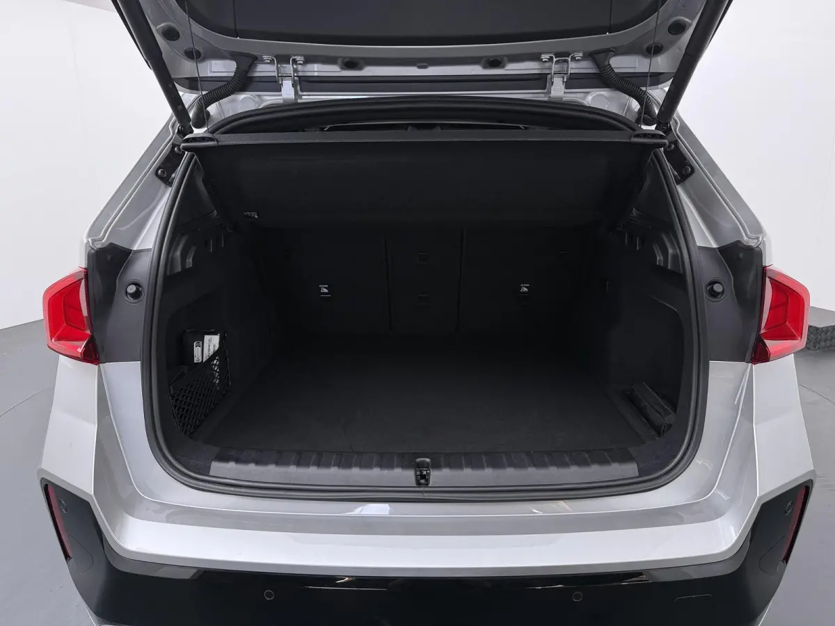 xDrive25e M Sport | Camera | 19" M Dubbelspaak | Stoelverwarming | Navigatiesysteem | Parkeersensoren voor en achter | SoH 100%