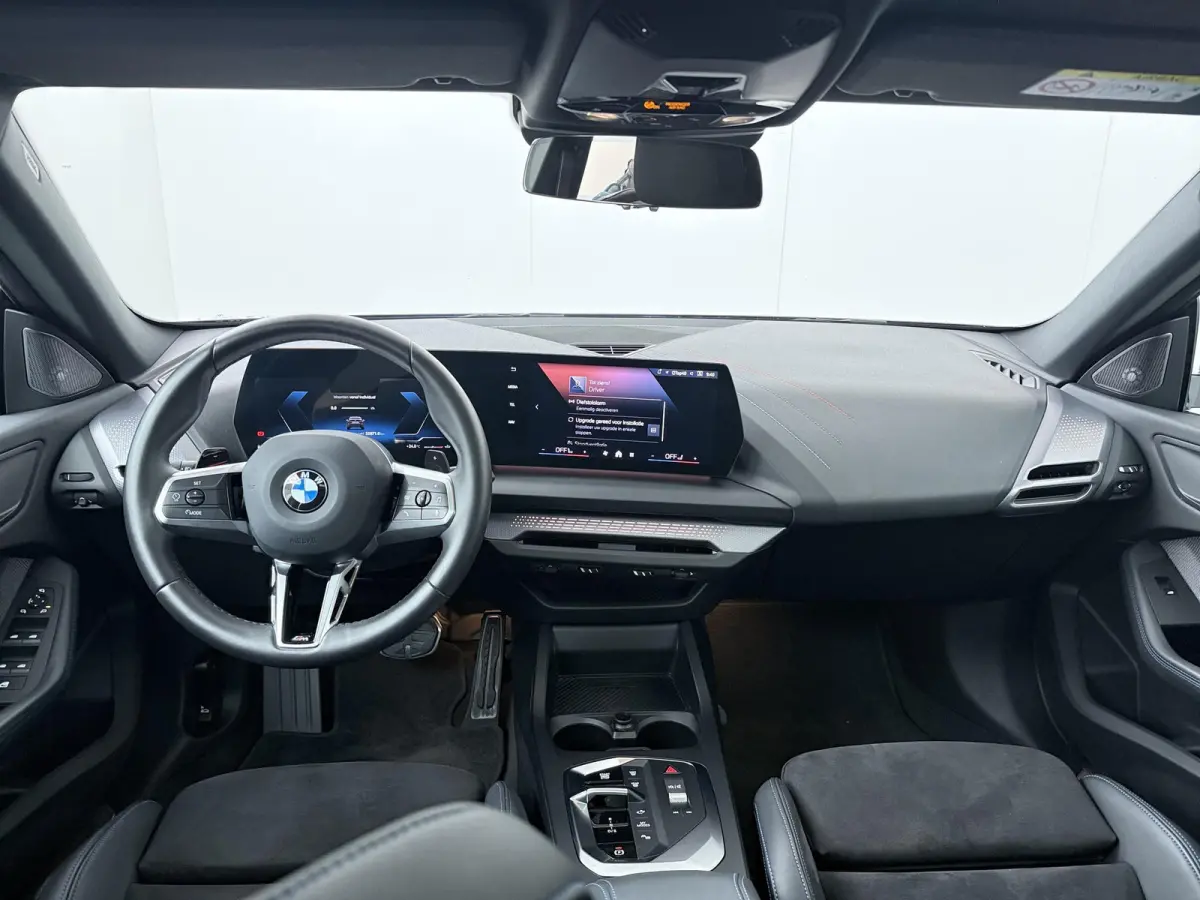 220 M Sport Pro | Glazen Panoramdak | Harman Kardon | Stoelverwarming | Camera | Comfort Access | Parkeersensoren voor en achter | 19" M Y-Spaak | Adaptive LED |