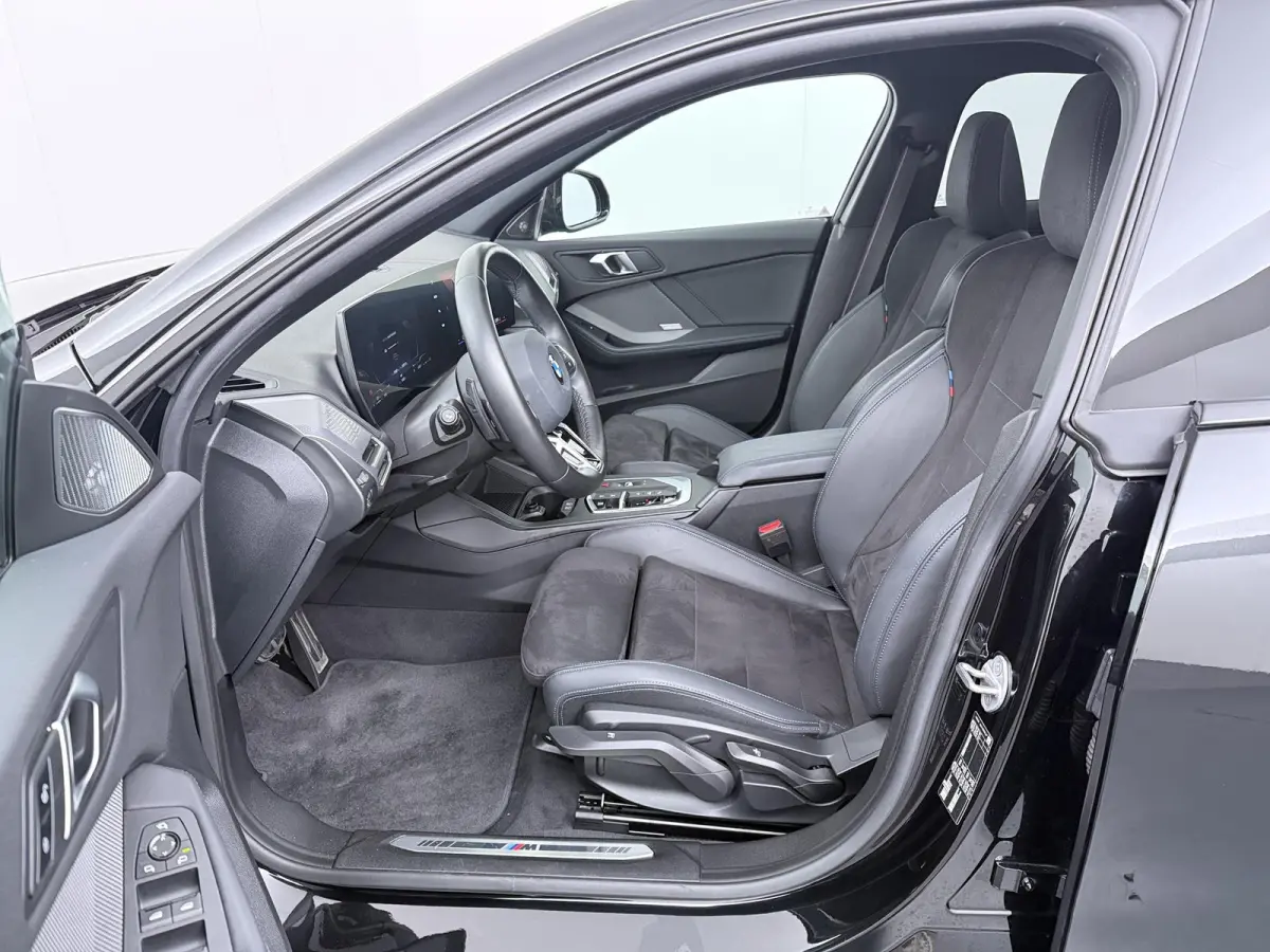 220 M Sport Pro | Glazen Panoramdak | Harman Kardon | Stoelverwarming | Camera | Comfort Access | Parkeersensoren voor en achter | 19" M Y-Spaak | Adaptive LED |