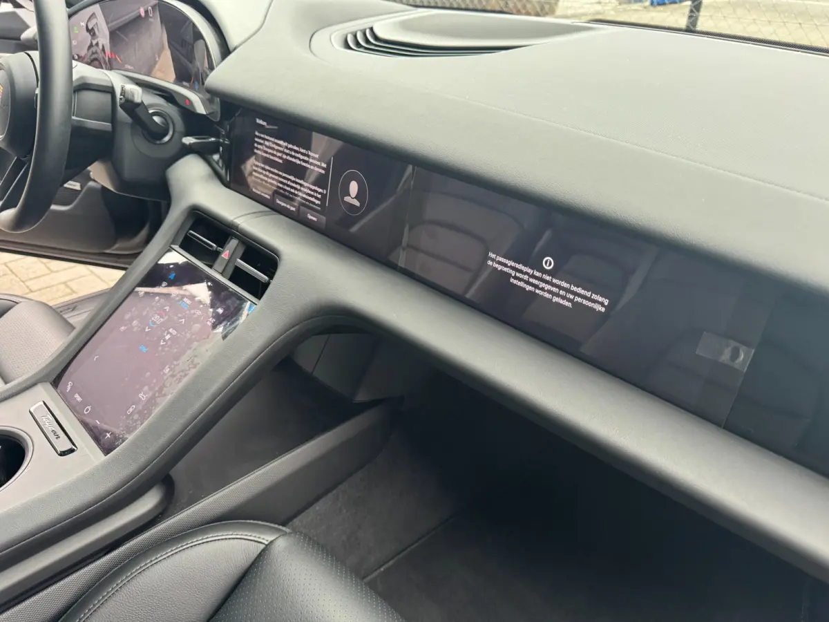 79 kWh/Passenger display/Pano/5 pers/incl.BTW