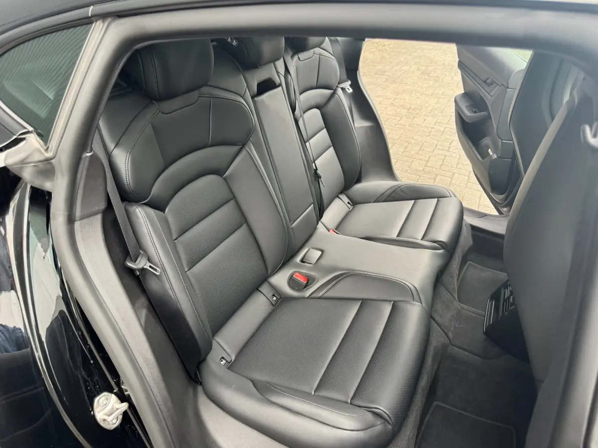 79 kWh/Passenger display/Pano/5 pers/incl.BTW