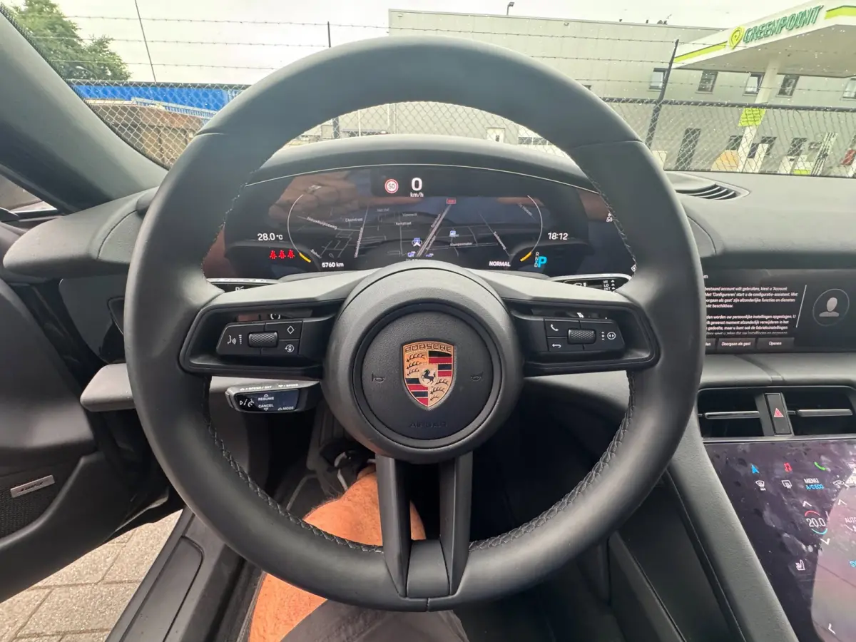 79 kWh/Passenger display/Pano/5 pers/incl.BTW