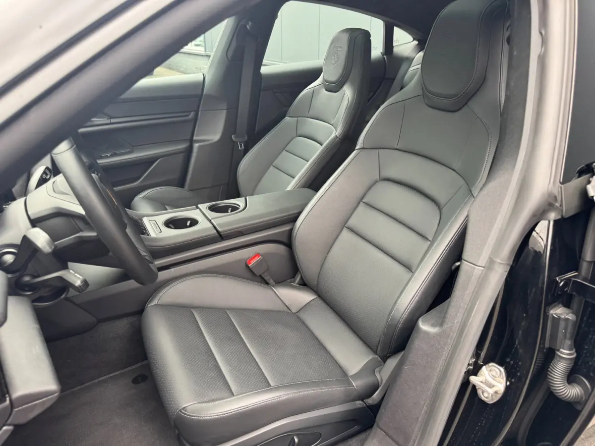 79 kWh/Passenger display/Pano/5 pers/incl.BTW