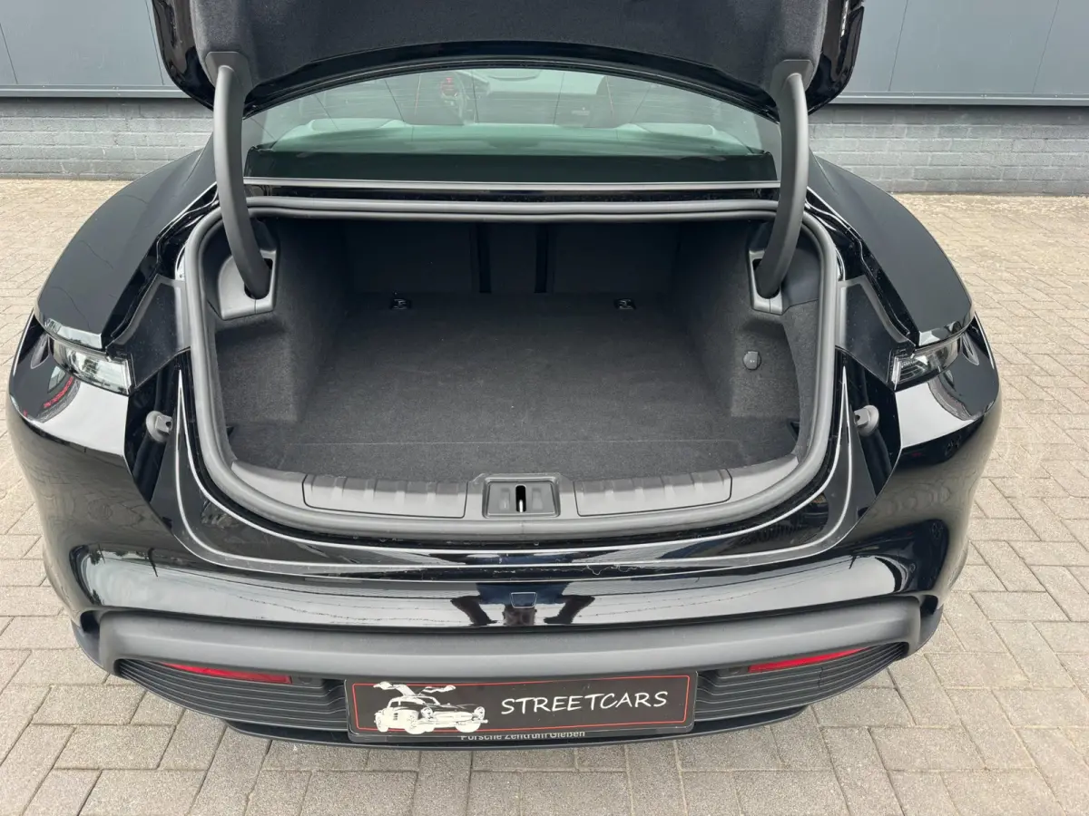 79 kWh/Passenger display/Pano/5 pers/incl.BTW