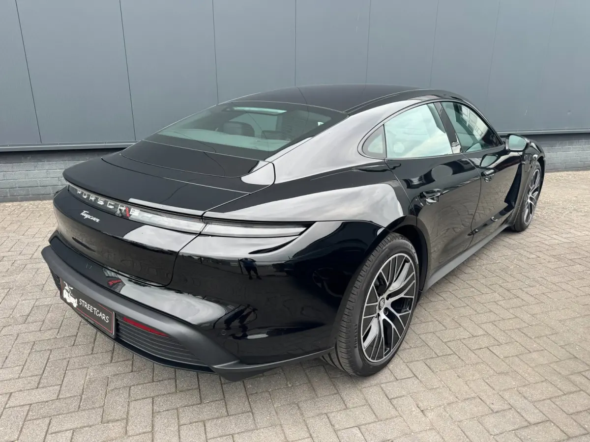 79 kWh/Passenger display/Pano/5 pers/incl.BTW