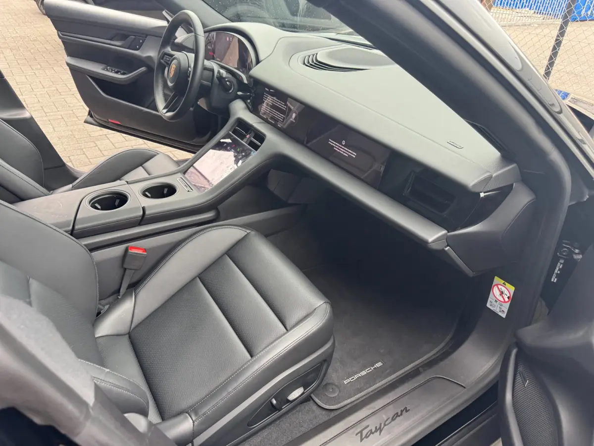 79 kWh/Passenger display/Pano/5 pers/incl.BTW