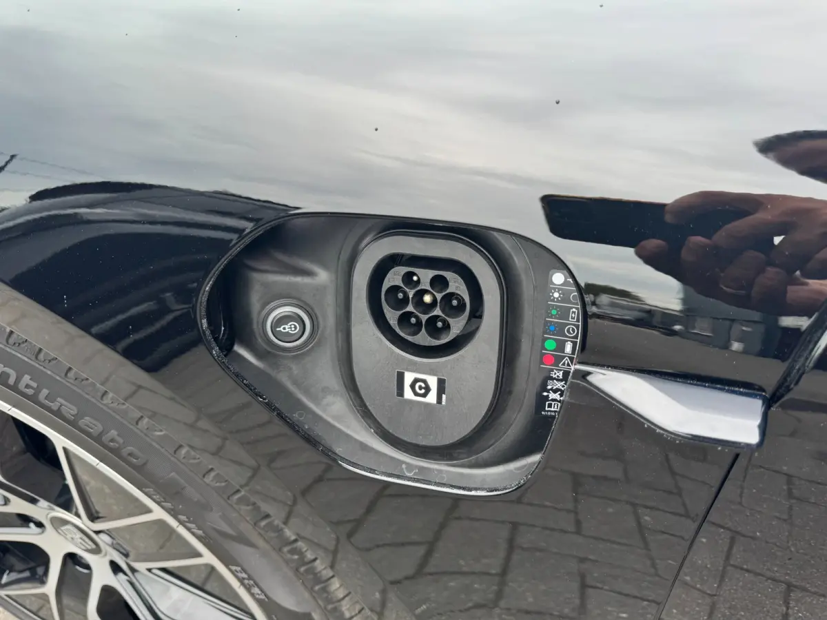 79 kWh/Passenger display/Pano/5 pers/incl.BTW