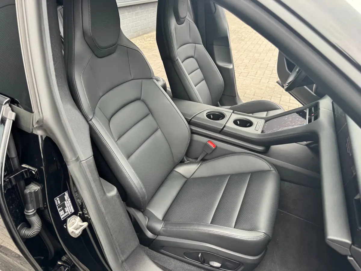 79 kWh/Passenger display/Pano/5 pers/incl.BTW