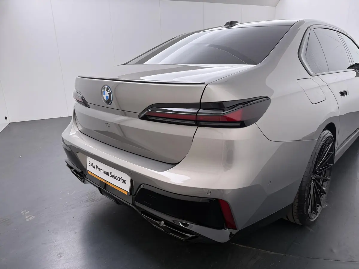 M760e xDrive | Trekhaak | SoH 100% | Skylounge Executive Lounge | Rear Console | Bowers&Wilkins |