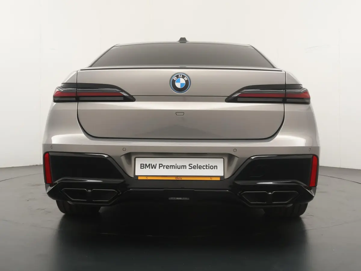 M760e xDrive | Trekhaak | SoH 100% | Skylounge Executive Lounge | Rear Console | Bowers&Wilkins |