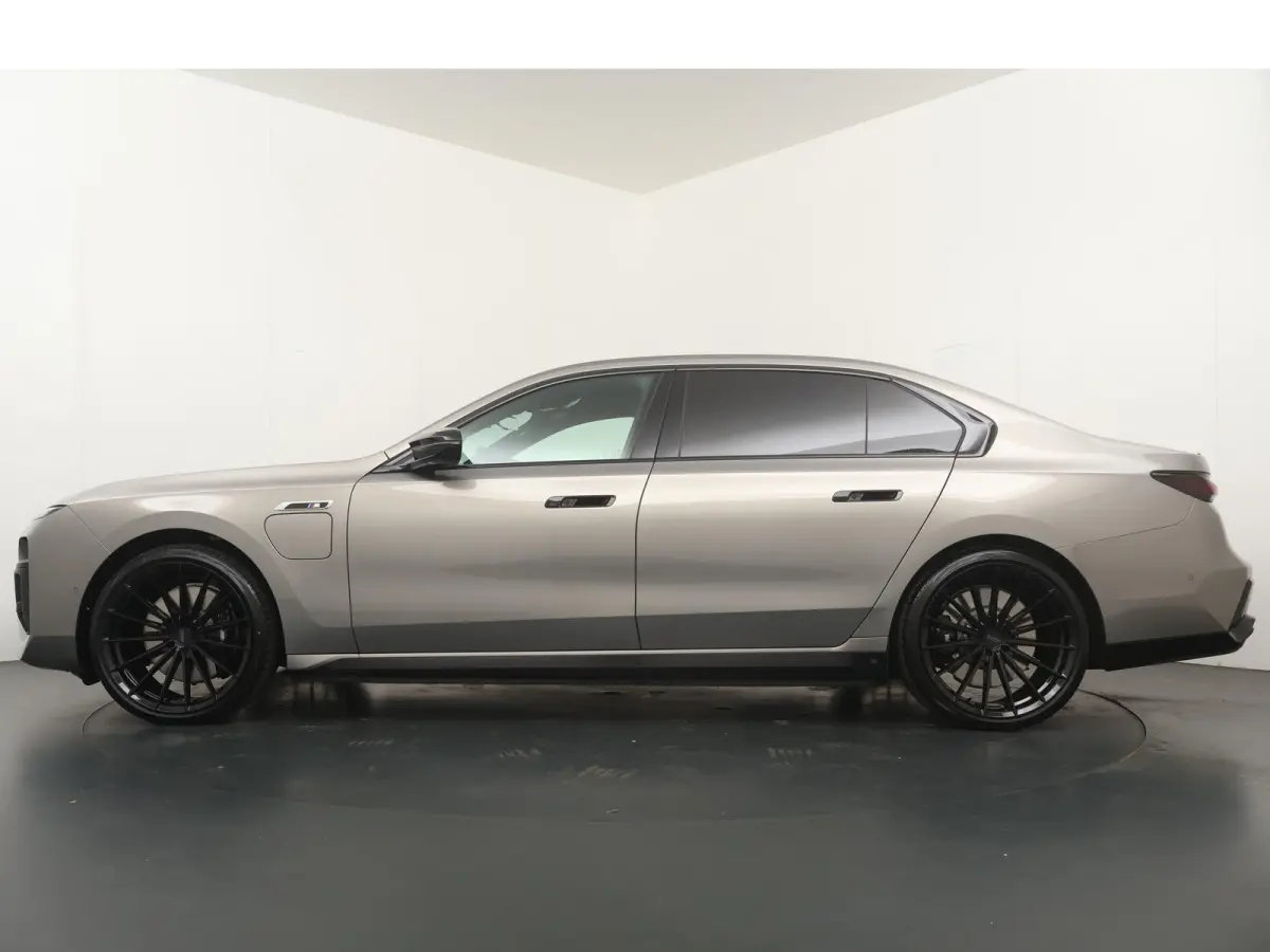 M760e xDrive | Trekhaak | SoH 100% | Skylounge Executive Lounge | Rear Console | Bowers&Wilkins |
