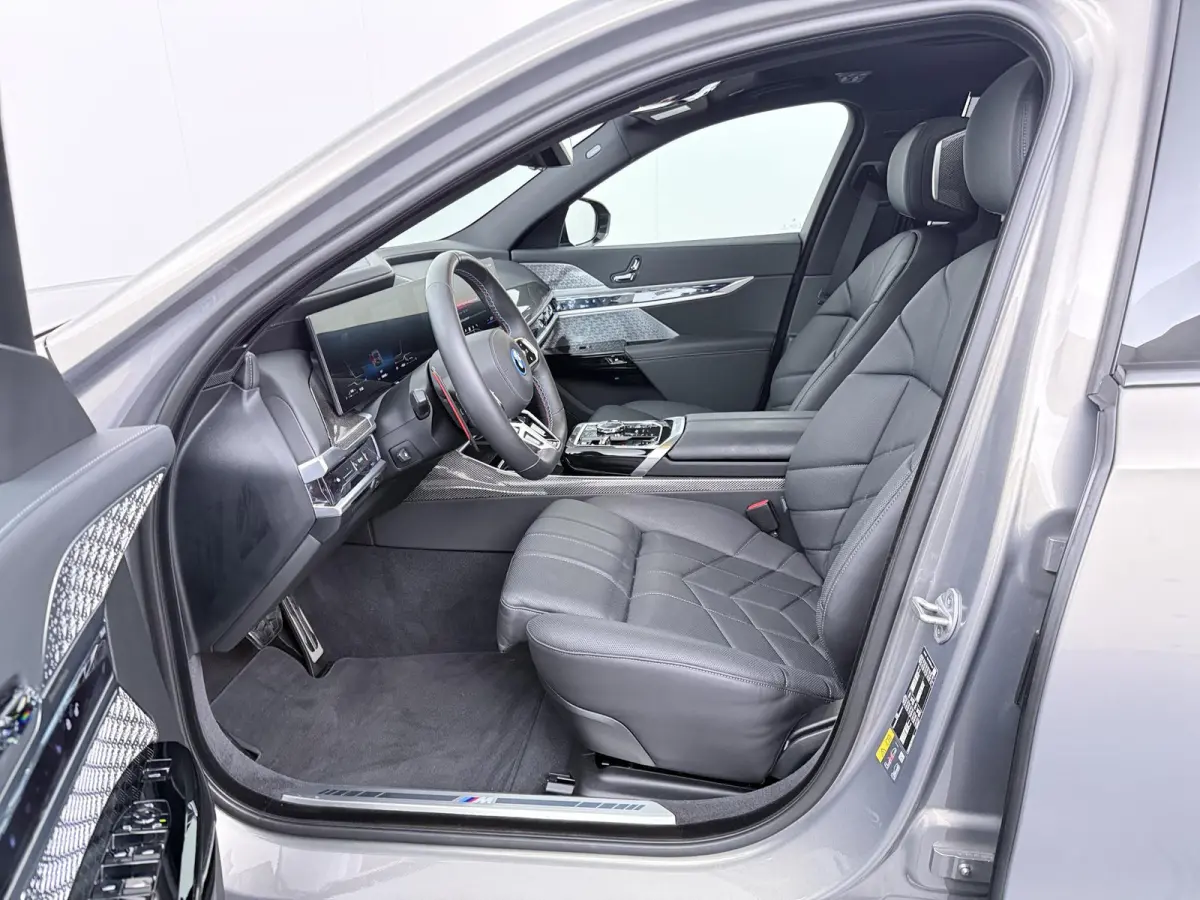 M760e xDrive | Trekhaak | SoH 100% | Skylounge Executive Lounge | Rear Console | Bowers&Wilkins |