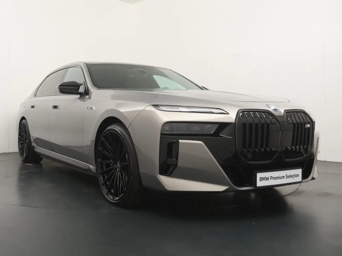 M760e xDrive | Trekhaak | SoH 100% | Skylounge Executive Lounge | Rear Console | Bowers&Wilkins |