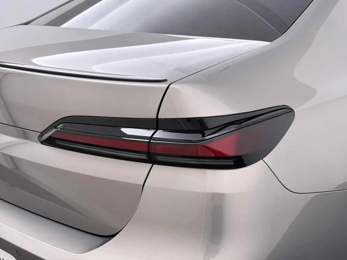 M760e xDrive | Trekhaak | SoH 100% | Skylounge Executive Lounge | Rear Console | Bowers&Wilkins |