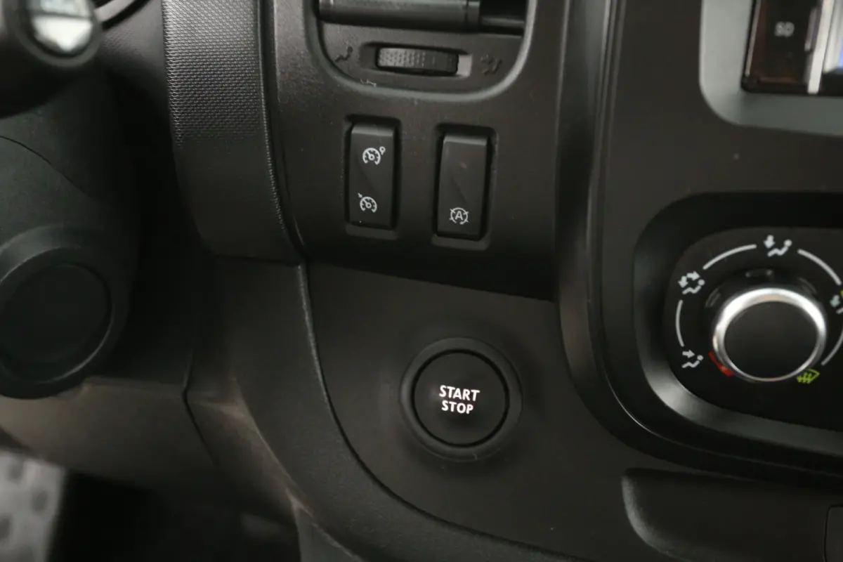 2.0 dCi 145PK L2H1 | Automaat | Airco | Cruise | Navi | LED | Parkeersens.
