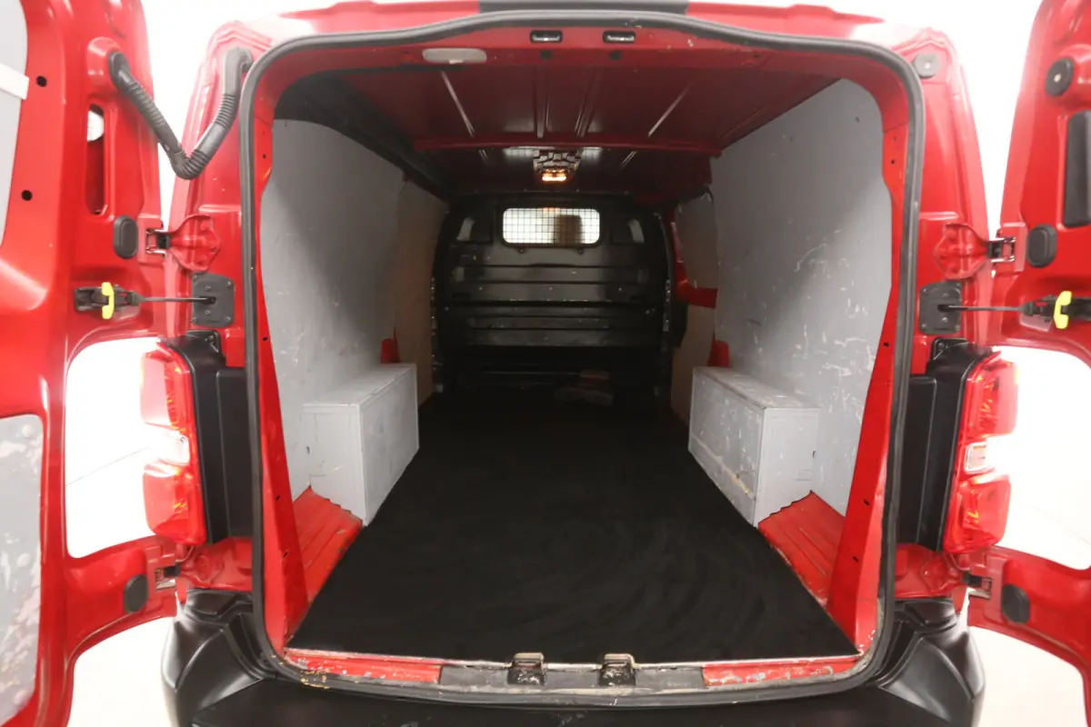 2.0 BlueHDI L3H1 177PK | Marge | Automaat | Airco | Cruise | Carplay | 3 Zits | Trekhaak | Parkeersens.