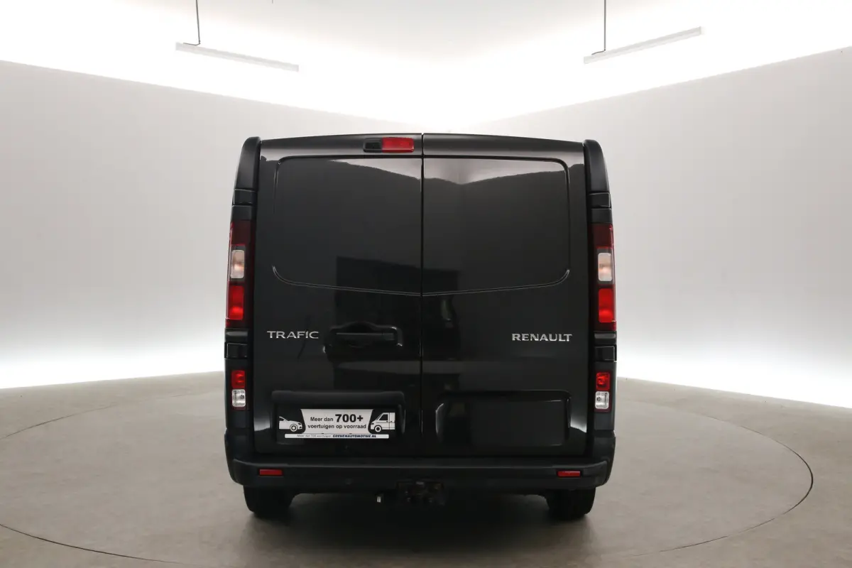 2.0 Blue dCi 150pk T30 L2H1 | Automaat | Airco | Cruise | Camera | 3 Zits | Trekhaak | 2xSchuifdeur