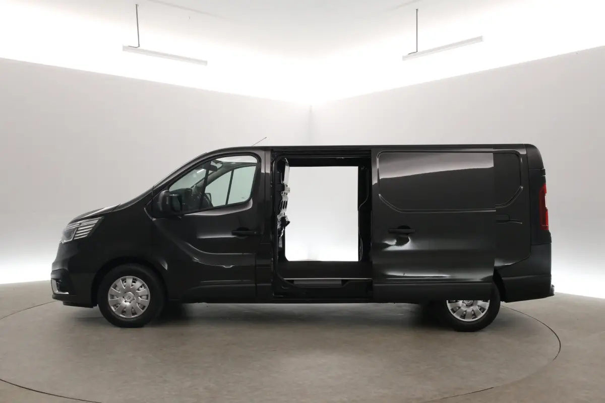 2.0 Blue dCi 150pk T30 L2H1 | Automaat | Airco | Cruise | Camera | 3 Zits | Trekhaak | 2xSchuifdeur