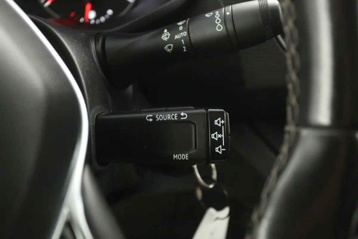 2.0 Blue dCi 150pk T30 L2H1 | Automaat | Airco | Cruise | Camera | 3 Zits | Trekhaak | 2xSchuifdeur