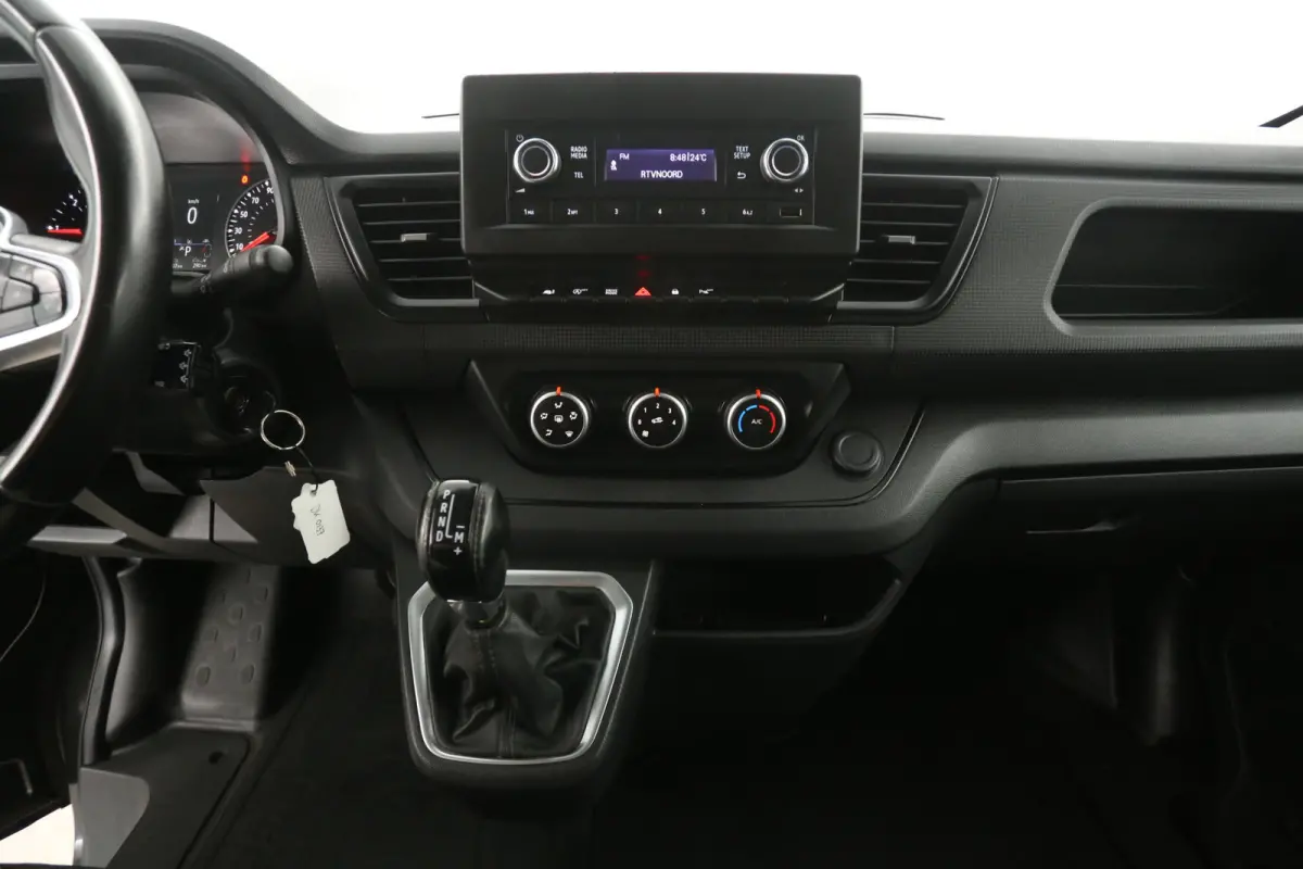 2.0 Blue dCi 150pk T30 L2H1 | Automaat | Airco | Cruise | Camera | 3 Zits | Trekhaak | 2xSchuifdeur