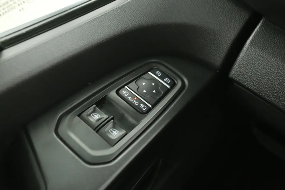 2.0 Blue dCi 150pk T30 L2H1 | Automaat | Airco | Cruise | Camera | 3 Zits | Trekhaak | 2xSchuifdeur