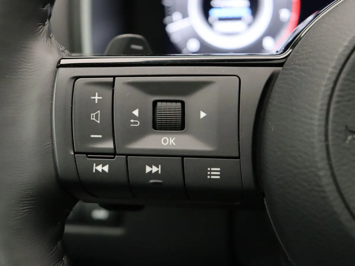 158pk MHEV Xtronic N-Connecta | Panoramadak | Pilot Assist | Elektrische achterklep | Head-up Display | Stoel, stuur en voorruit verwarming  | Rondomzicht camera |