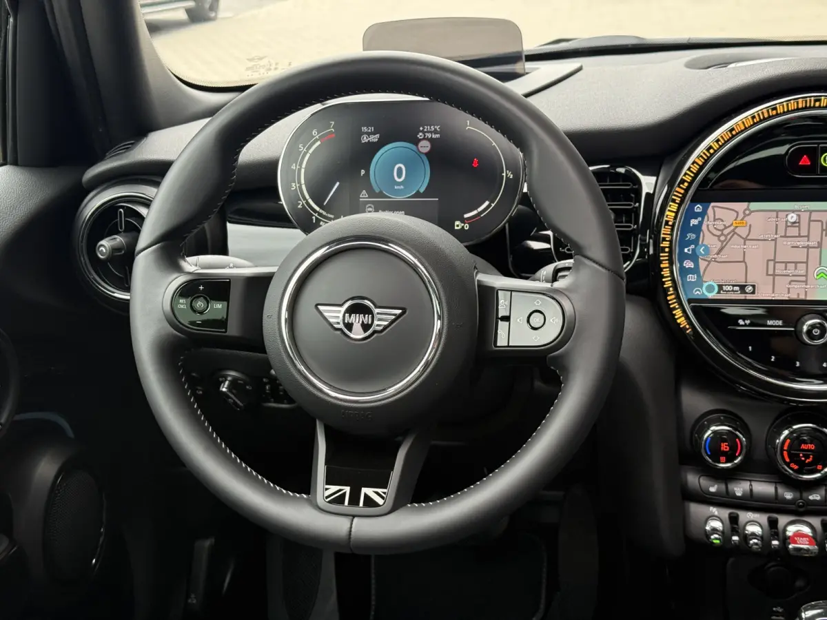 1.5 Cooper Yours Pano/Leder/Apple/Camera