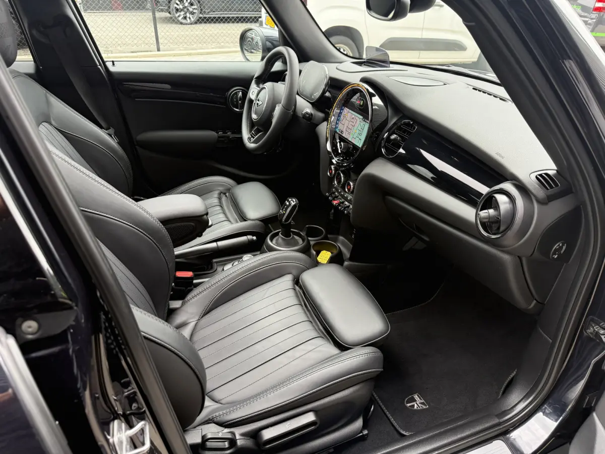 1.5 Cooper Yours Pano/Leder/Apple/Camera