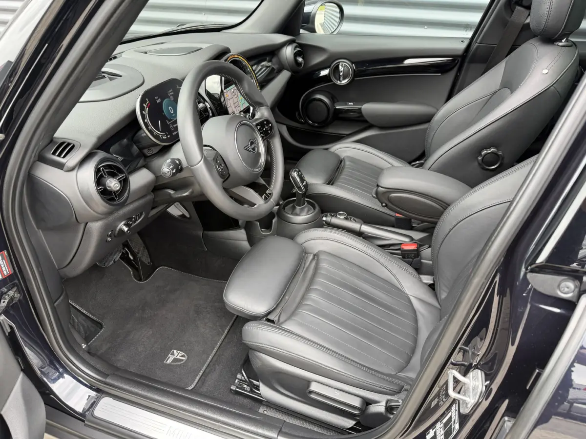 1.5 Cooper Yours Pano/Leder/Apple/Camera