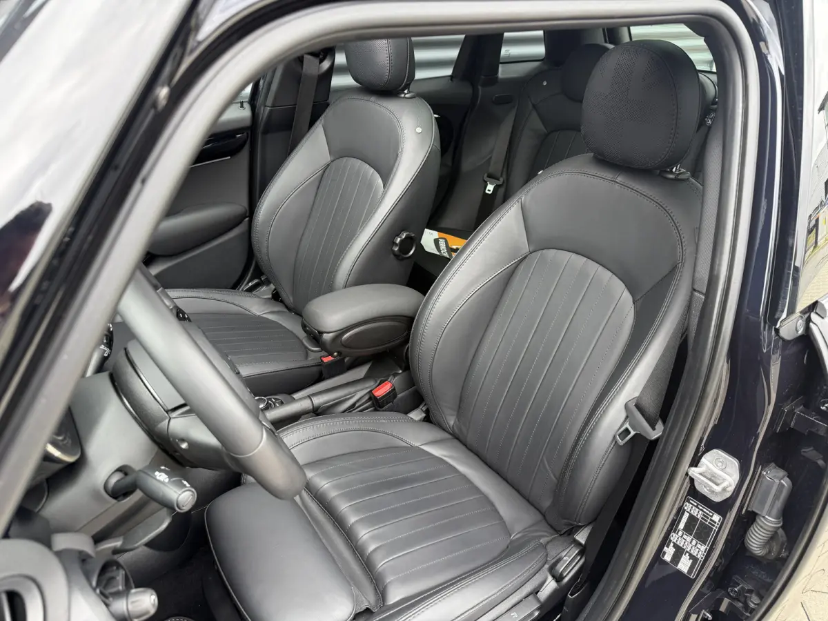 1.5 Cooper Yours Pano/Leder/Apple/Camera