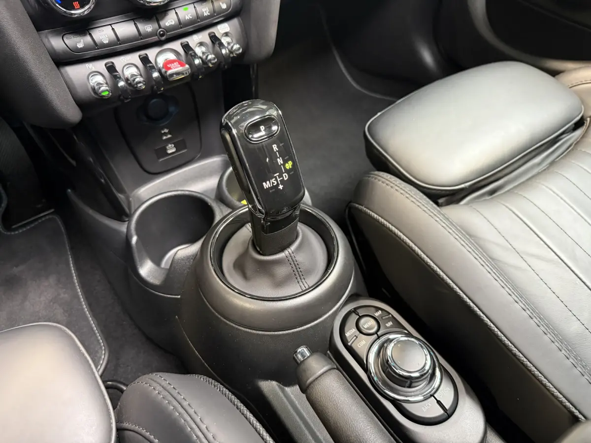 1.5 Cooper Yours Pano/Leder/Apple/Camera