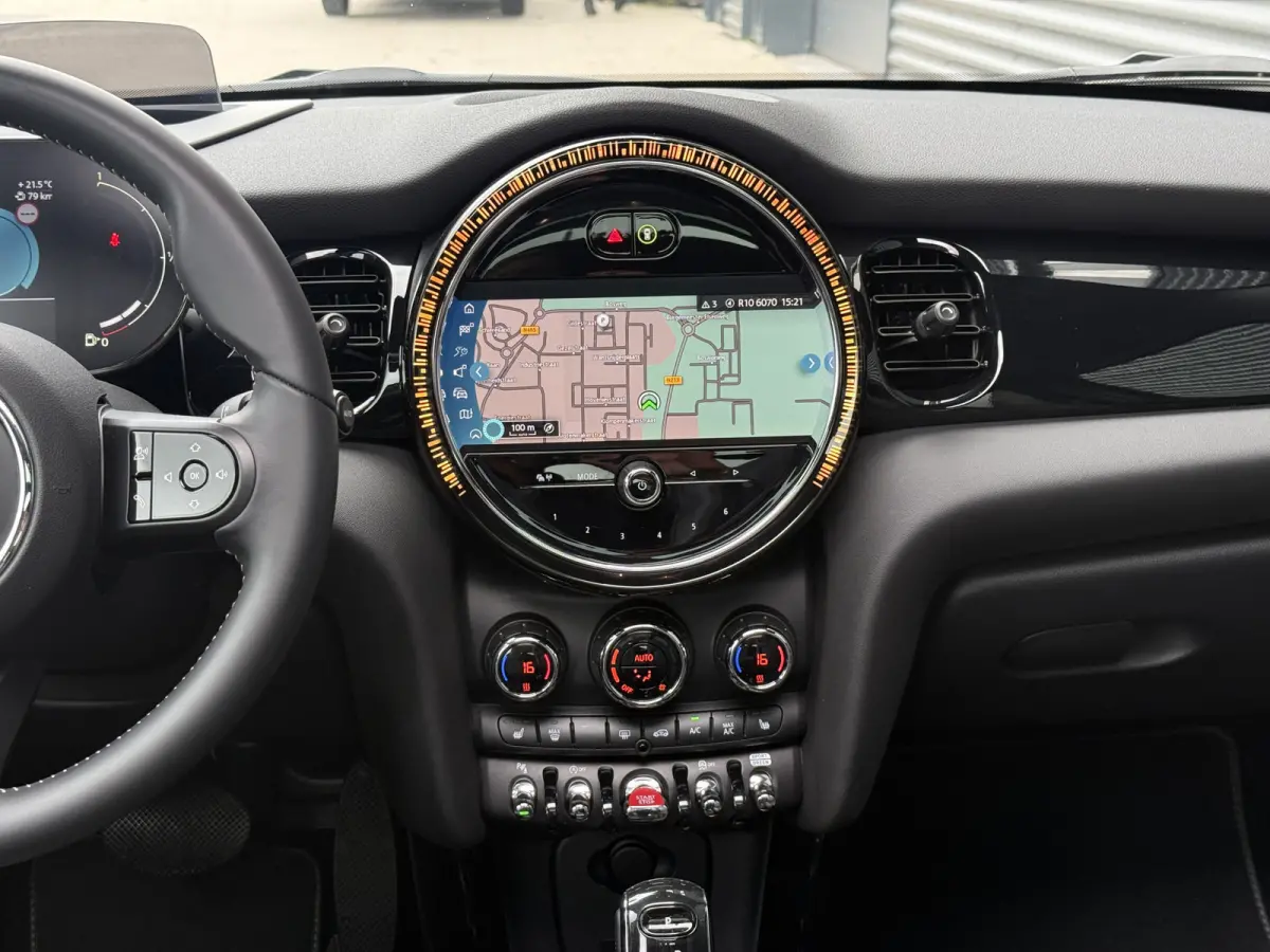 1.5 Cooper Yours Pano/Leder/Apple/Camera