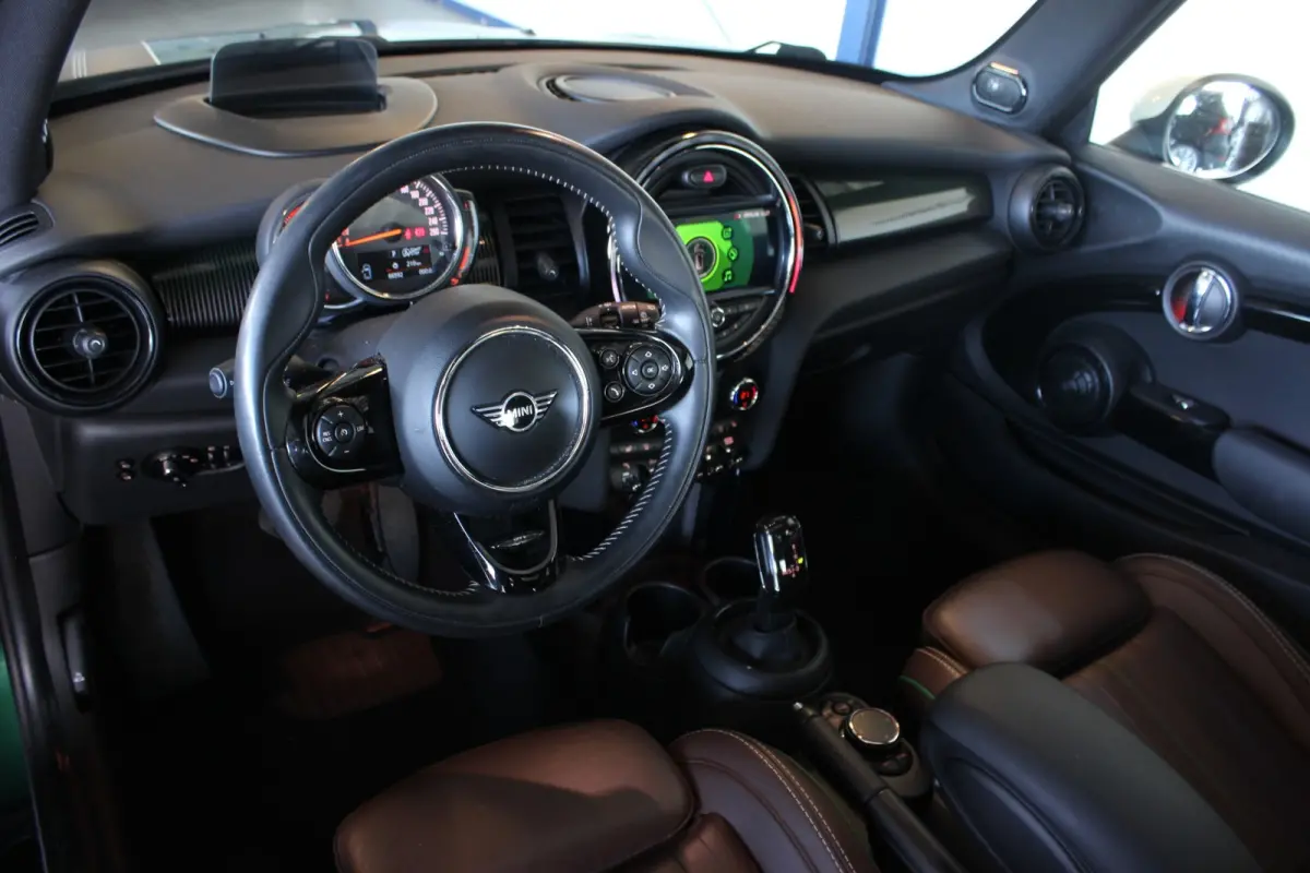 1.5 60 Years Edition Pano | Head-Up | Harman/Kardon | LED | Stoelverw. | Carplay | Keyless | Leder | Sportstoelen | 17" LMV | PDC V+A