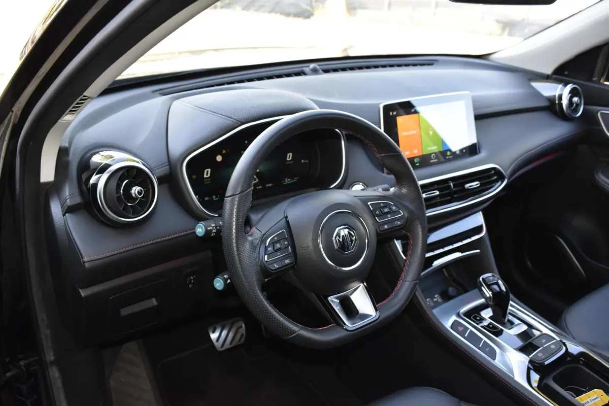1.5 TGDI Luxury Plug In Hybrid PANORAMADAK/LEDER/DODE HOEK DET./VOL!/ETC.!