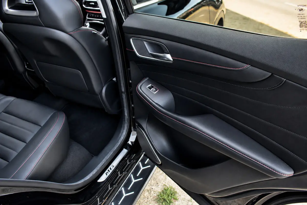 1.5 TGDI Luxury Plug In Hybrid PANORAMADAK/LEDER/DODE HOEK DET./VOL!/ETC.!