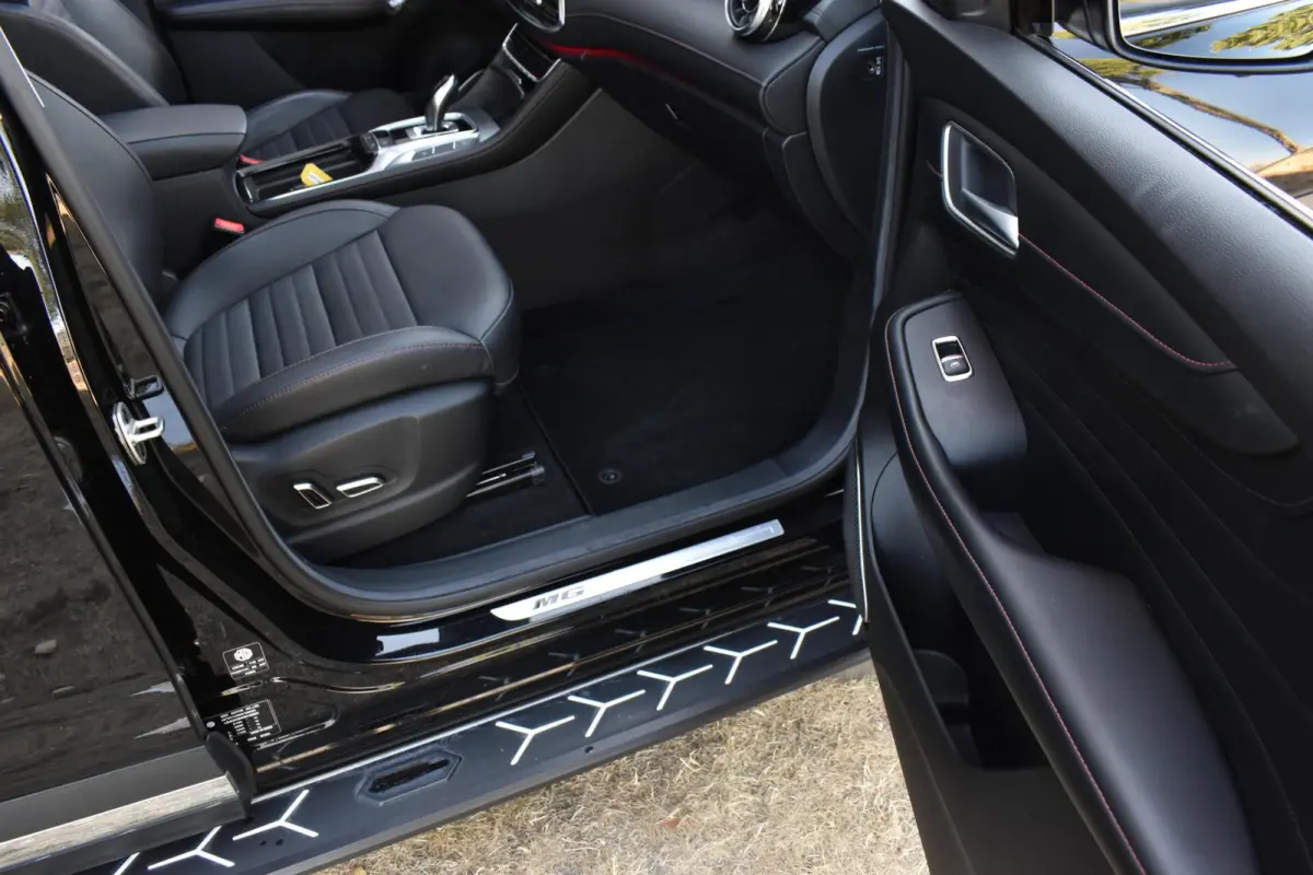 1.5 TGDI Luxury Plug In Hybrid PANORAMADAK/LEDER/DODE HOEK DET./VOL!/ETC.!