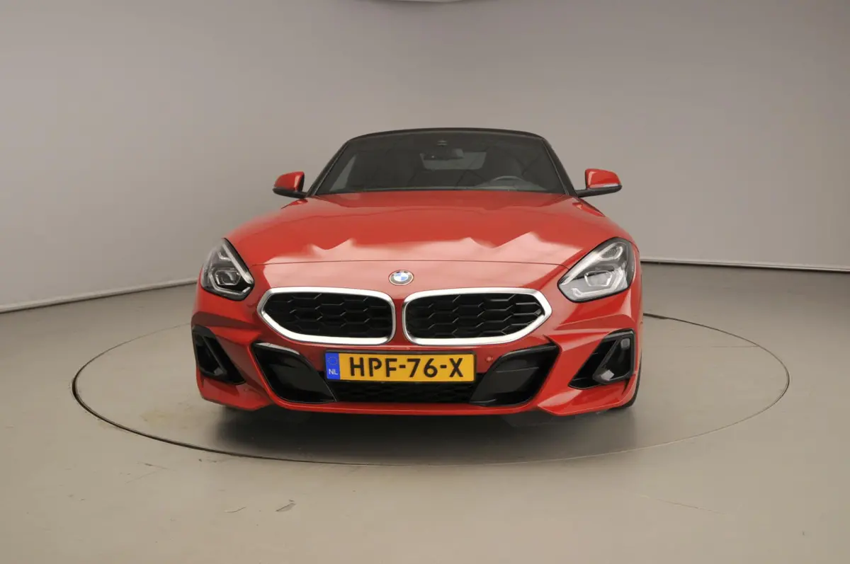 sDrive20i | Handgeschakeld !! | LED | Leder | Navigatie | Windscherm | Stoelverwarming | DAB | Hifi speakers | Alu 18 inch
