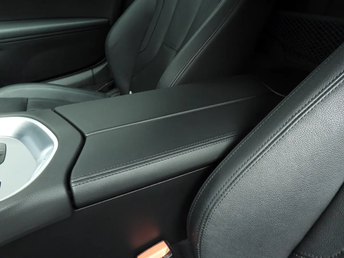 sDrive20i | Handgeschakeld !! | LED | Leder | Navigatie | Windscherm | Stoelverwarming | DAB | Hifi speakers | Alu 18 inch