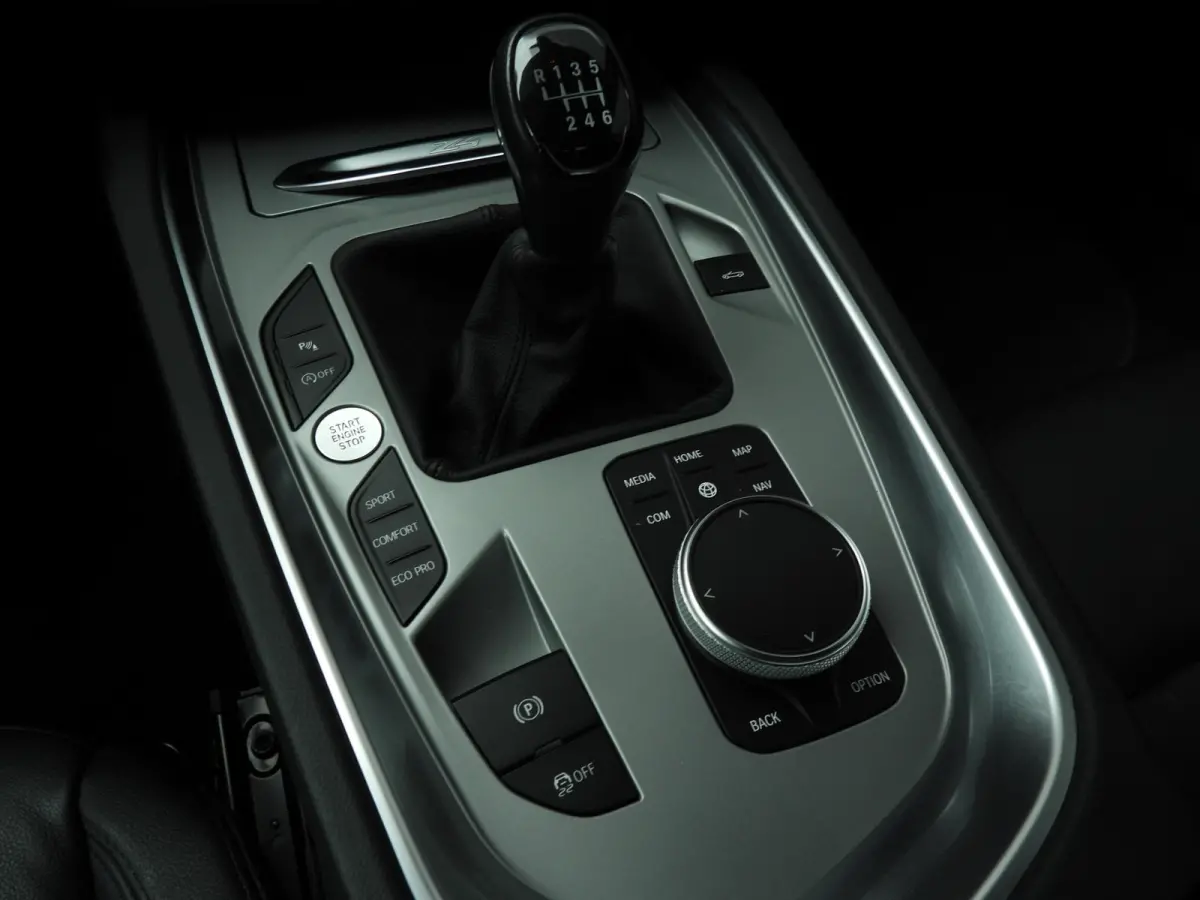 sDrive20i | Handgeschakeld !! | LED | Leder | Navigatie | Windscherm | Stoelverwarming | DAB | Hifi speakers | Alu 18 inch