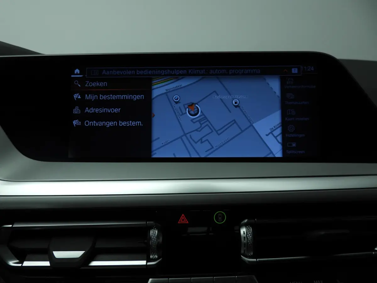 sDrive20i | Handgeschakeld !! | LED | Leder | Navigatie | Windscherm | Stoelverwarming | DAB | Hifi speakers | Alu 18 inch