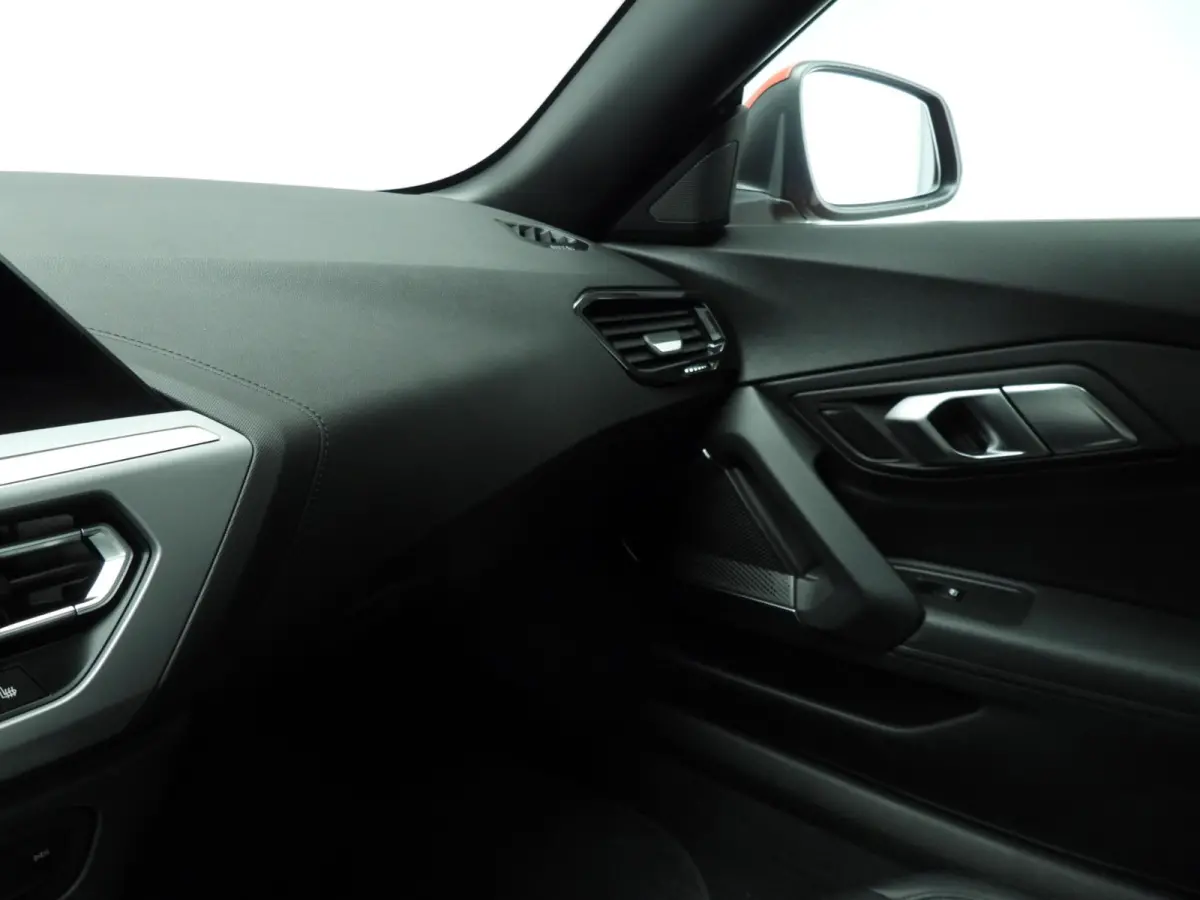 sDrive20i | Handgeschakeld !! | LED | Leder | Navigatie | Windscherm | Stoelverwarming | DAB | Hifi speakers | Alu 18 inch